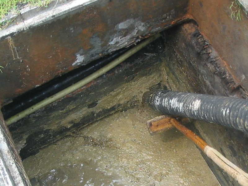 昆明呈贡新城附近下水道疏通高压车清洗管道抽污水